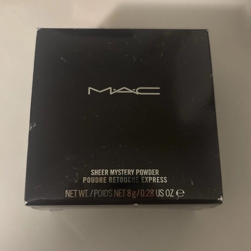MAC Sheer Mystery Powder (Medium Plus )